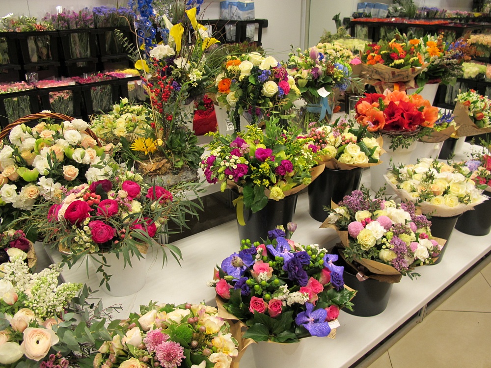 Флора маркет черкизовская пионовидные розы в коробке купить в москве